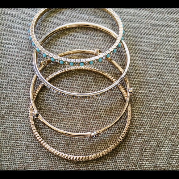 Bracelets - Picture 3 of 7